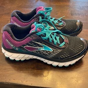 Womens Brooks Ghost 9 size 9